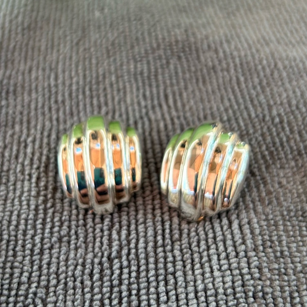 Vintage Sterling shell clip back earrings - Picture 7 of 9